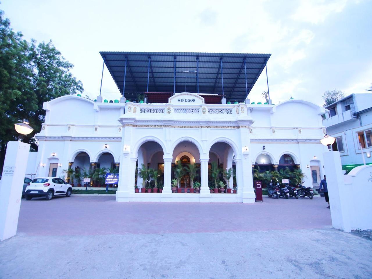 โรงแรมวินด์เซอร์ คาสเซิล ซาเลม ภายนอก รูปภาพ